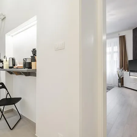 Dorsett Heights Apartment *