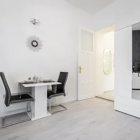 Dorsett Heights * Budapest